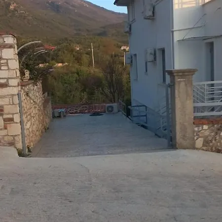 Elida * Tragjas