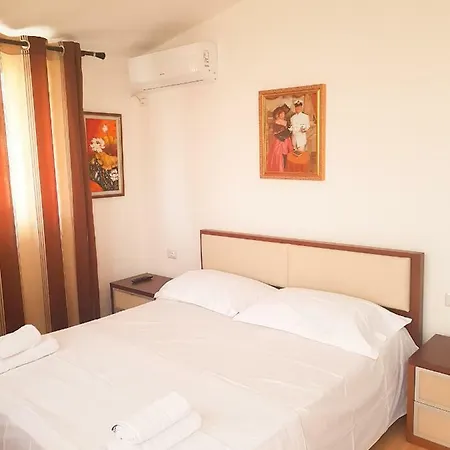 Elida 4*