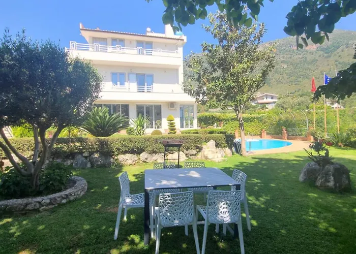 Elida 招待所 Trajas